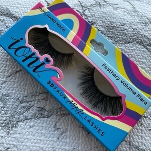Ioni Lashes